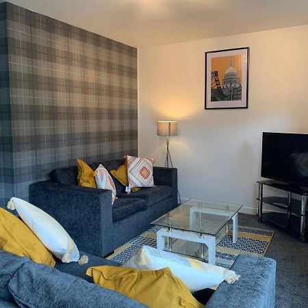 Modern 2 Bedroom Flat With Free Parking In Cambuslang, Glasgow Exteriér fotografie