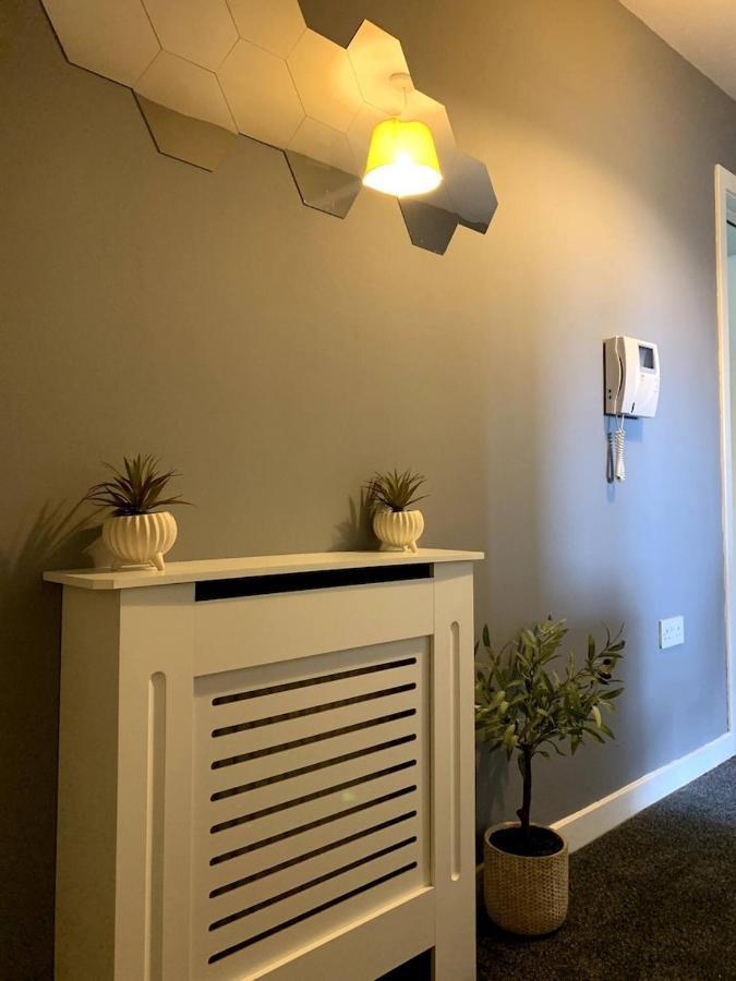 Modern 2 Bedroom Flat With Free Parking In Cambuslang, Glasgow Exteriér fotografie
