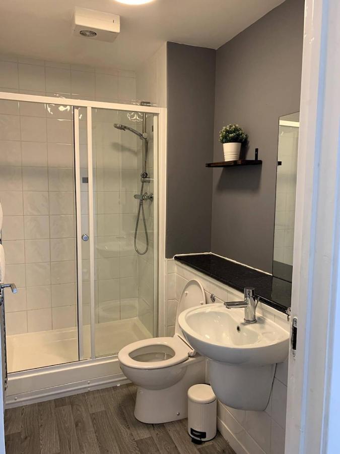 Modern 2 Bedroom Flat With Free Parking In Cambuslang, Glasgow Exteriér fotografie