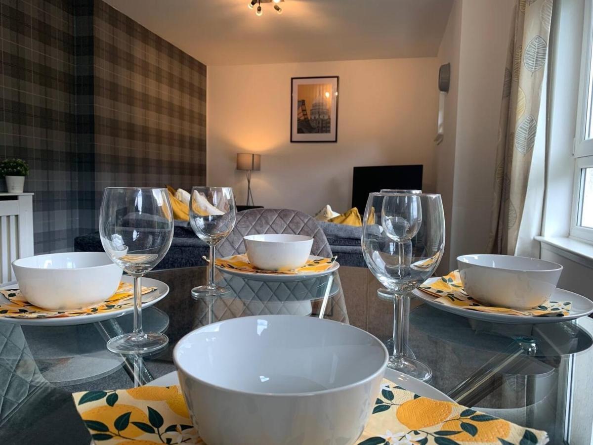 Modern 2 Bedroom Flat With Free Parking In Cambuslang, Glasgow Exteriér fotografie