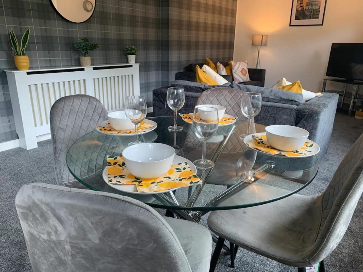 Modern 2 Bedroom Flat With Free Parking In Cambuslang, Glasgow Exteriér fotografie
