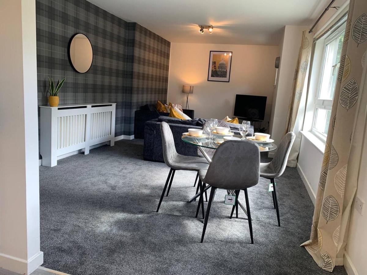 Modern 2 Bedroom Flat With Free Parking In Cambuslang, Glasgow Exteriér fotografie