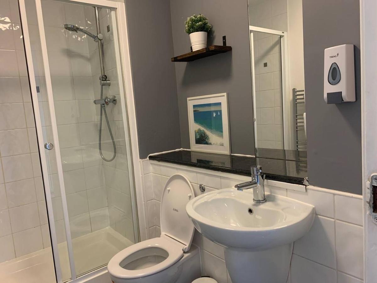 Modern 2 Bedroom Flat With Free Parking In Cambuslang, Glasgow Exteriér fotografie