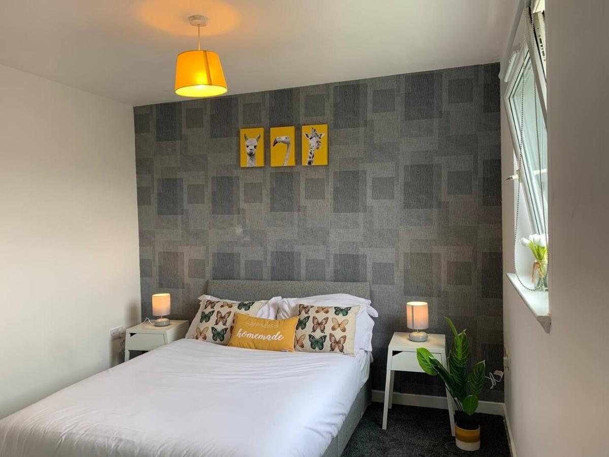 Modern 2 Bedroom Flat With Free Parking In Cambuslang, Glasgow Exteriér fotografie