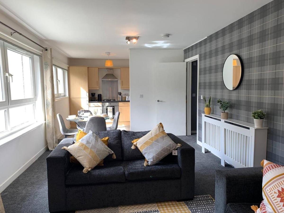 Modern 2 Bedroom Flat With Free Parking In Cambuslang, Glasgow Exteriér fotografie