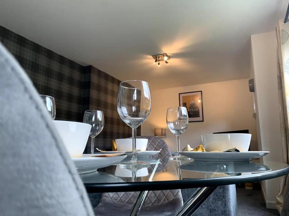 Modern 2 Bedroom Flat With Free Parking In Cambuslang, Glasgow Exteriér fotografie