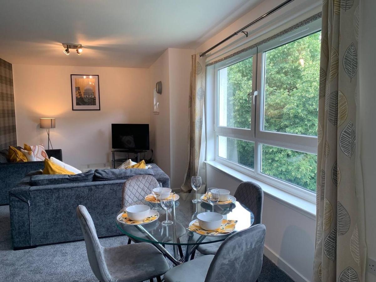Modern 2 Bedroom Flat With Free Parking In Cambuslang, Glasgow Exteriér fotografie